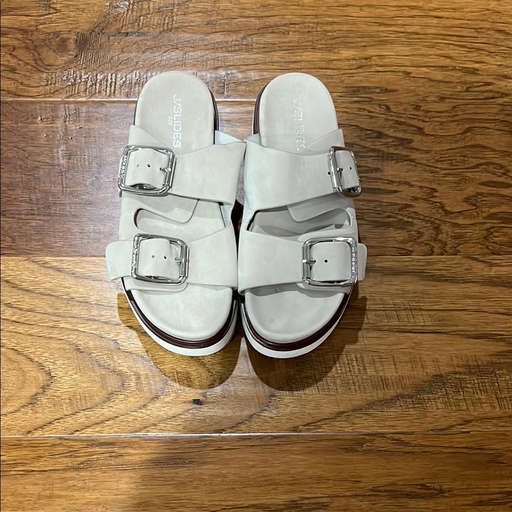 J/Slides size 7 1/2- light Gray-Stylish Light Gray Sandals with Buckle Detail